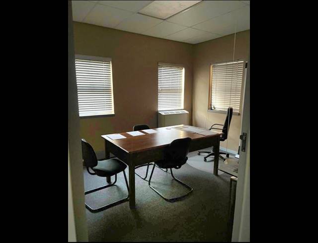 OFFICE FOR SALE IN SILVER LAKES
